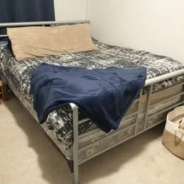 Queen Size bedframe, mattress & boxspring - photo 3