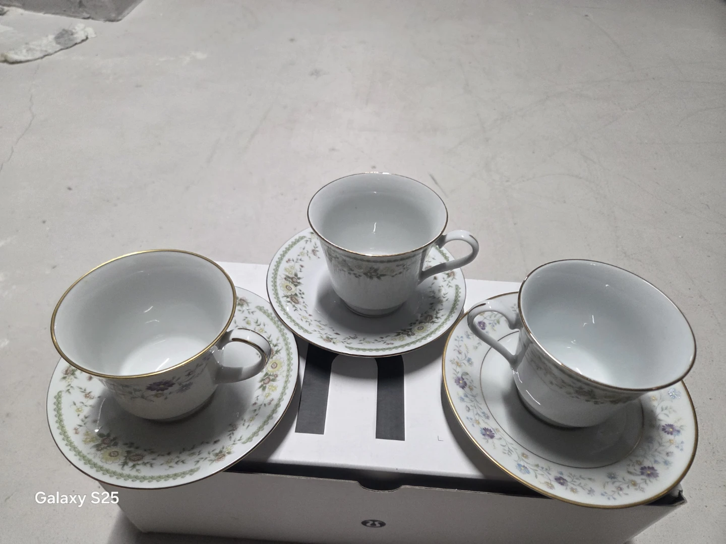 Set of 3 Teacups and Saucers - photo 4