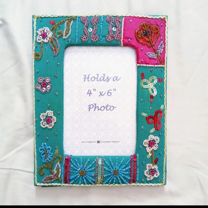 Hand-Embellished Teal & Pink Photo Frame for 4" x 6" Photo ⚽