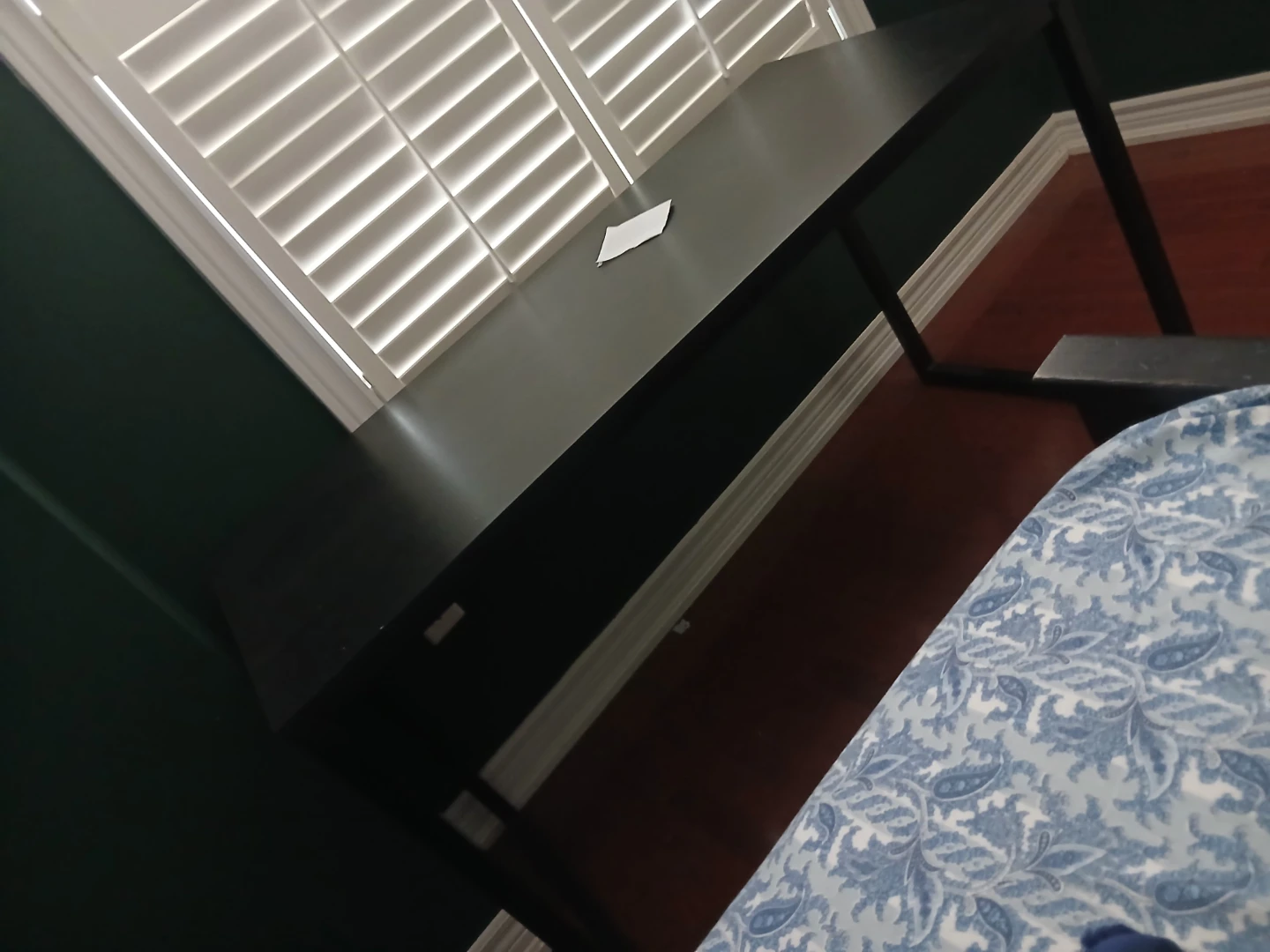 Black Desk