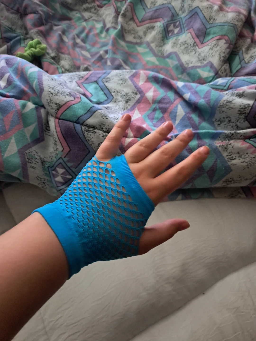 Neon Fishnet Gloves Set - photo 4