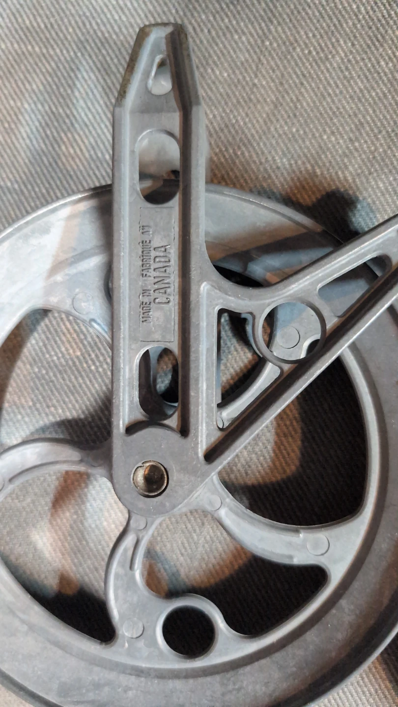 BEN-MOR Clothesline Pulley Wheels (Set of 2) - Made in Canada - photo 3