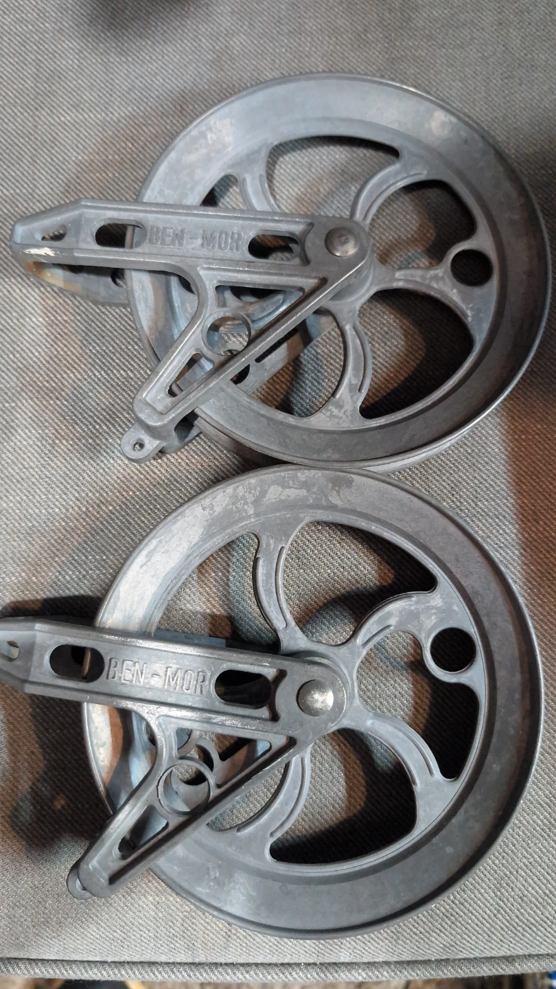 BEN-MOR Clothesline Pulley Wheels (Set of 2) - Made in Canada - photo 4