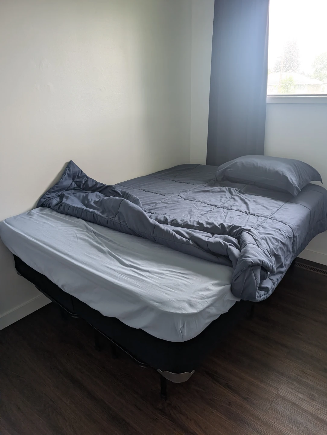 New double  full mattress and bed frame - photo 2