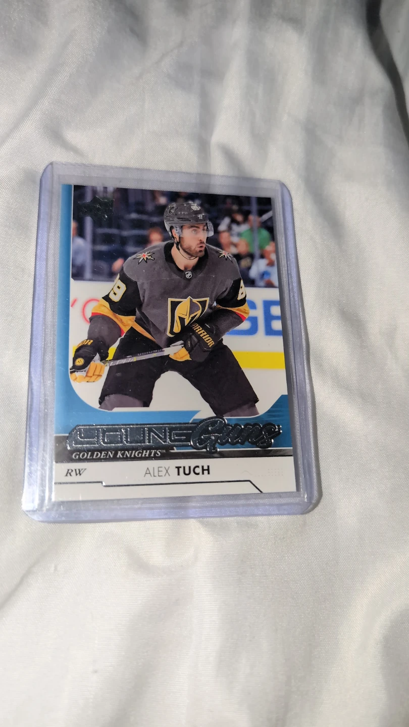 2017-18 Upper Deck Young Guns Alex Tuch Hockey Card