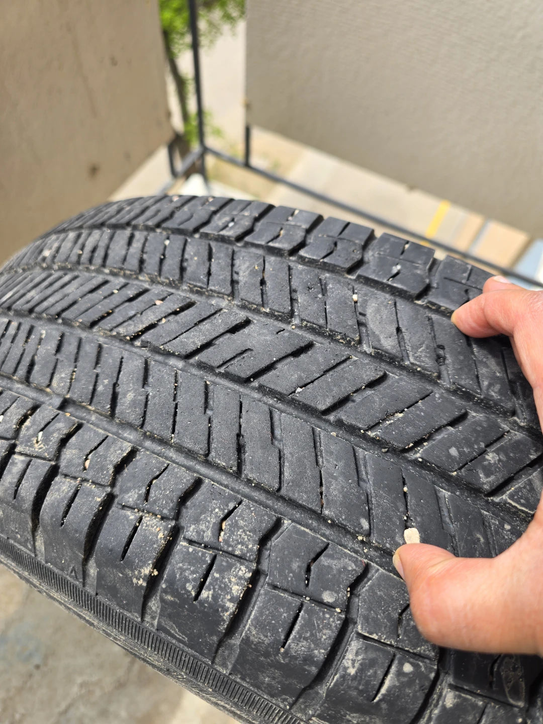 Yokohama Geolander 225 65 17 one tire