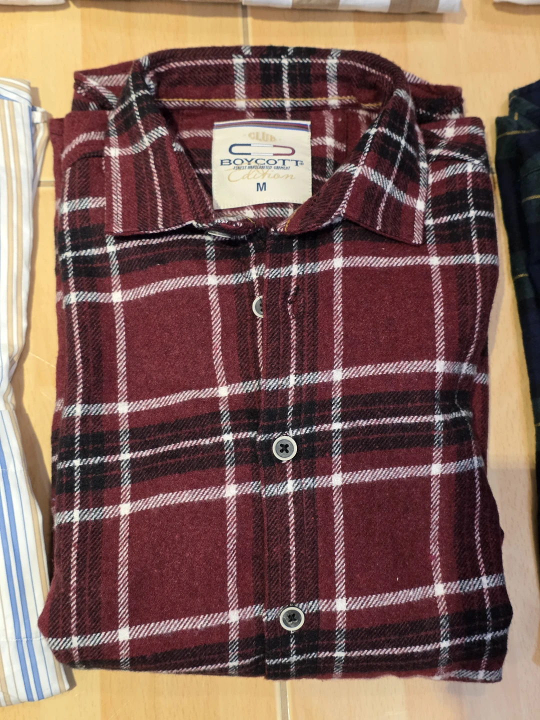 Men’s Shirts – Excellent Condition - photo 4