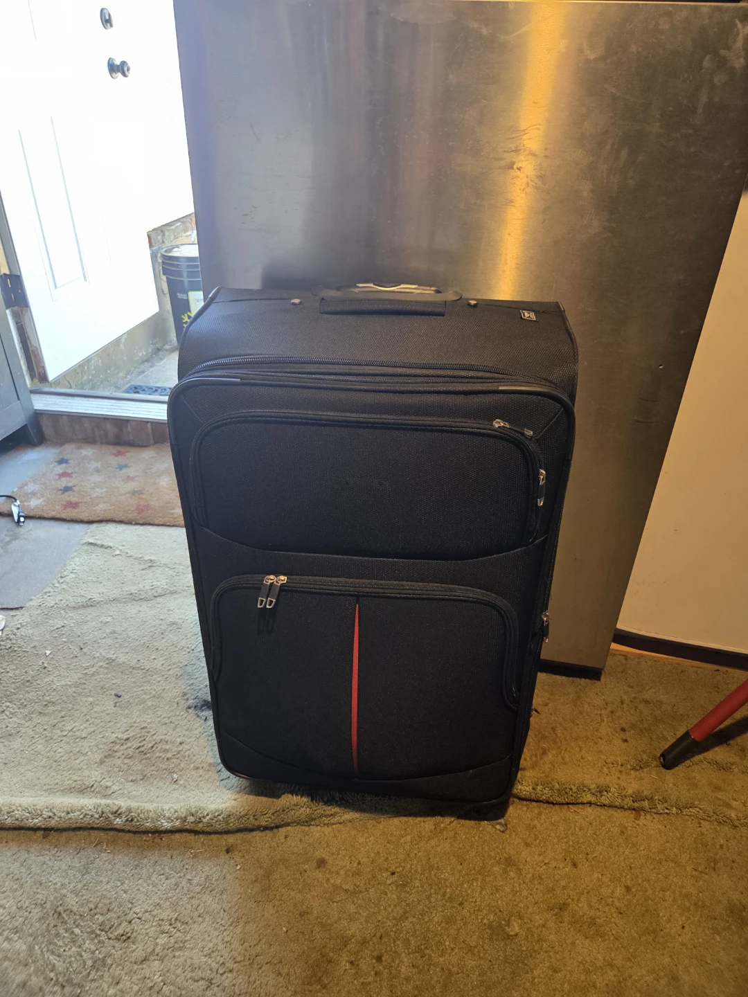 Black Lightweight Rolling Suitcase
