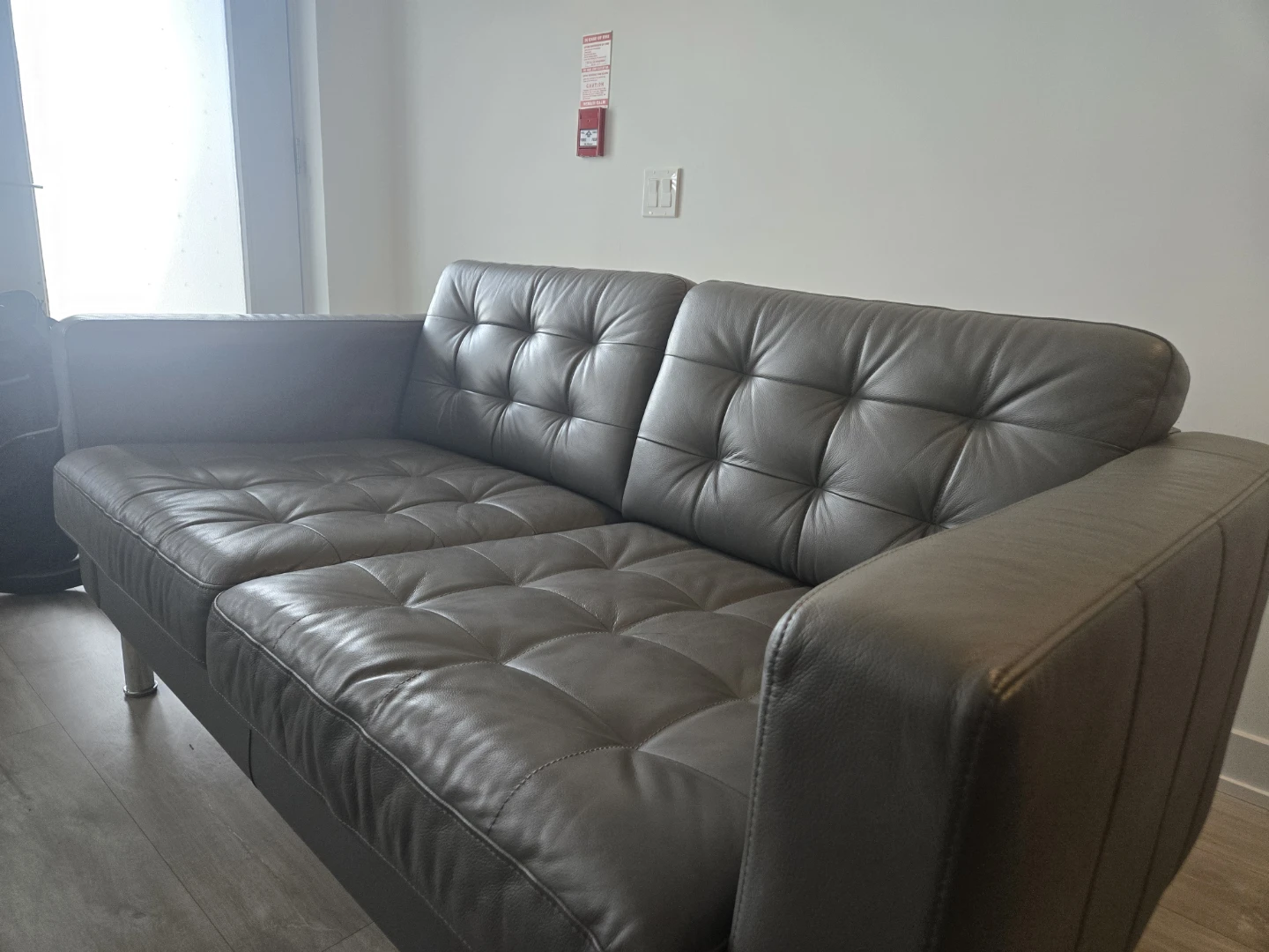 Grey Tufted Leather Loveseat Sofa - photo 2