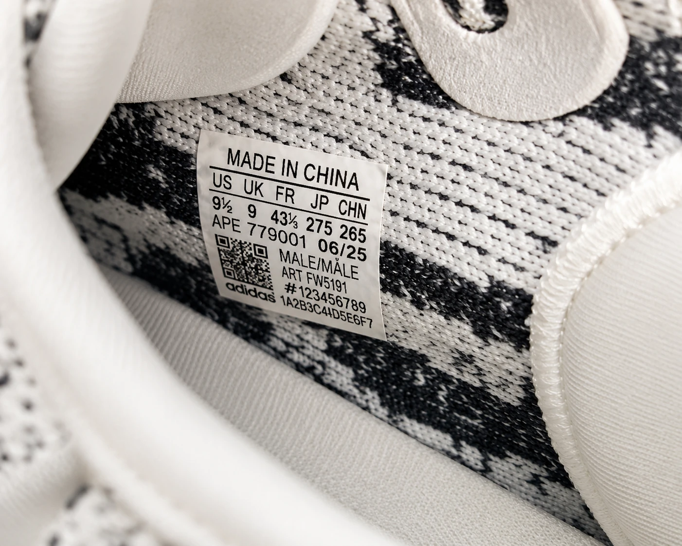 Adidas Yeezy Boost 350 V2 Zebra - photo 3