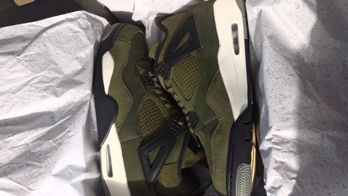 Air Jordan 4 Retro SE Craft "Medium Olive" Size 11