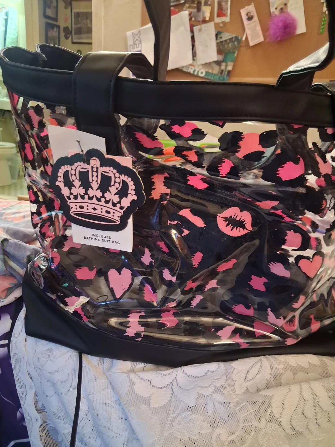 JUICY  COUTURE Brand new beach  bag purse clipped inside.