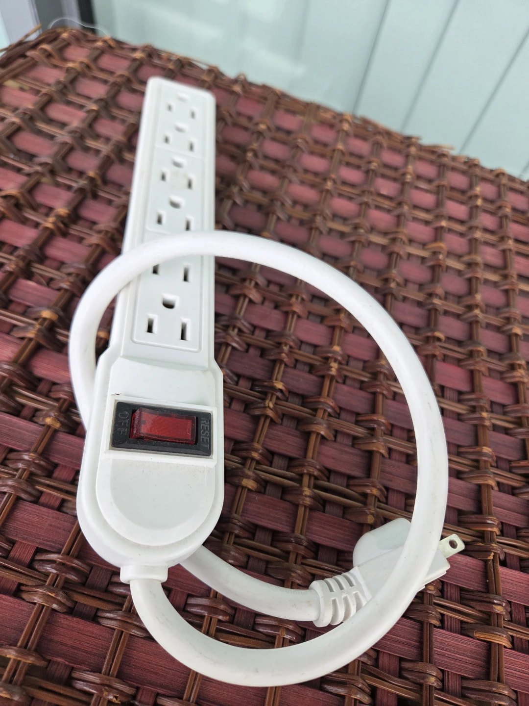 White 6-Outlet Power Strip