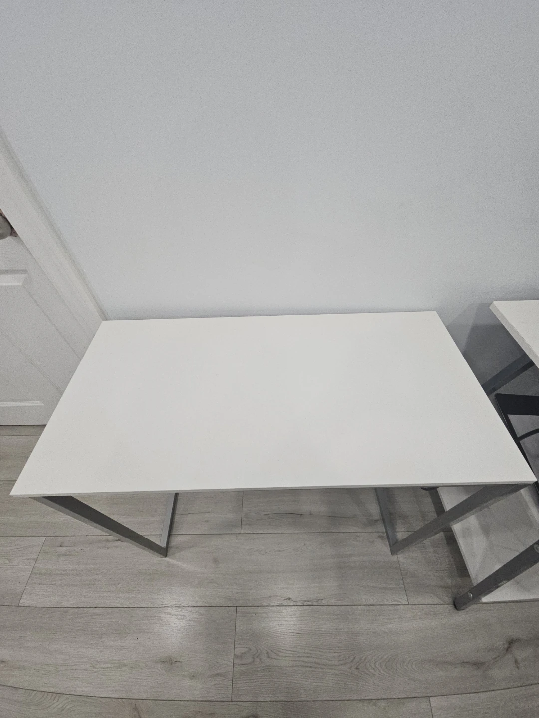 White Desk (no screws) - photo 2