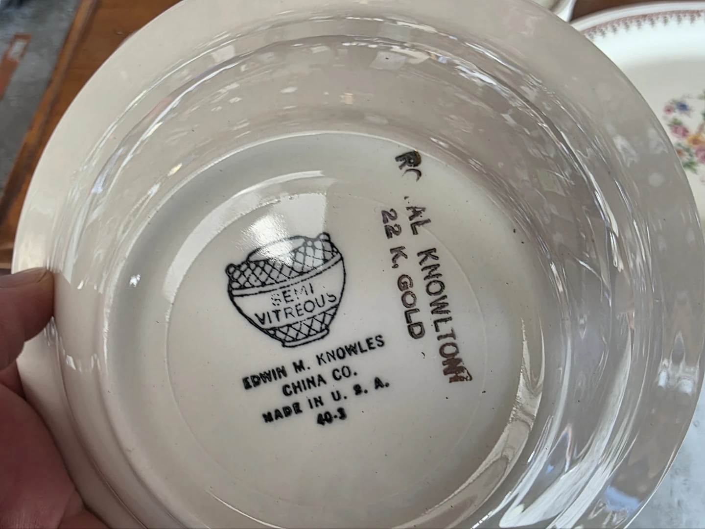 Royal Knowles China Set - 22K Gold Trim - photo 3