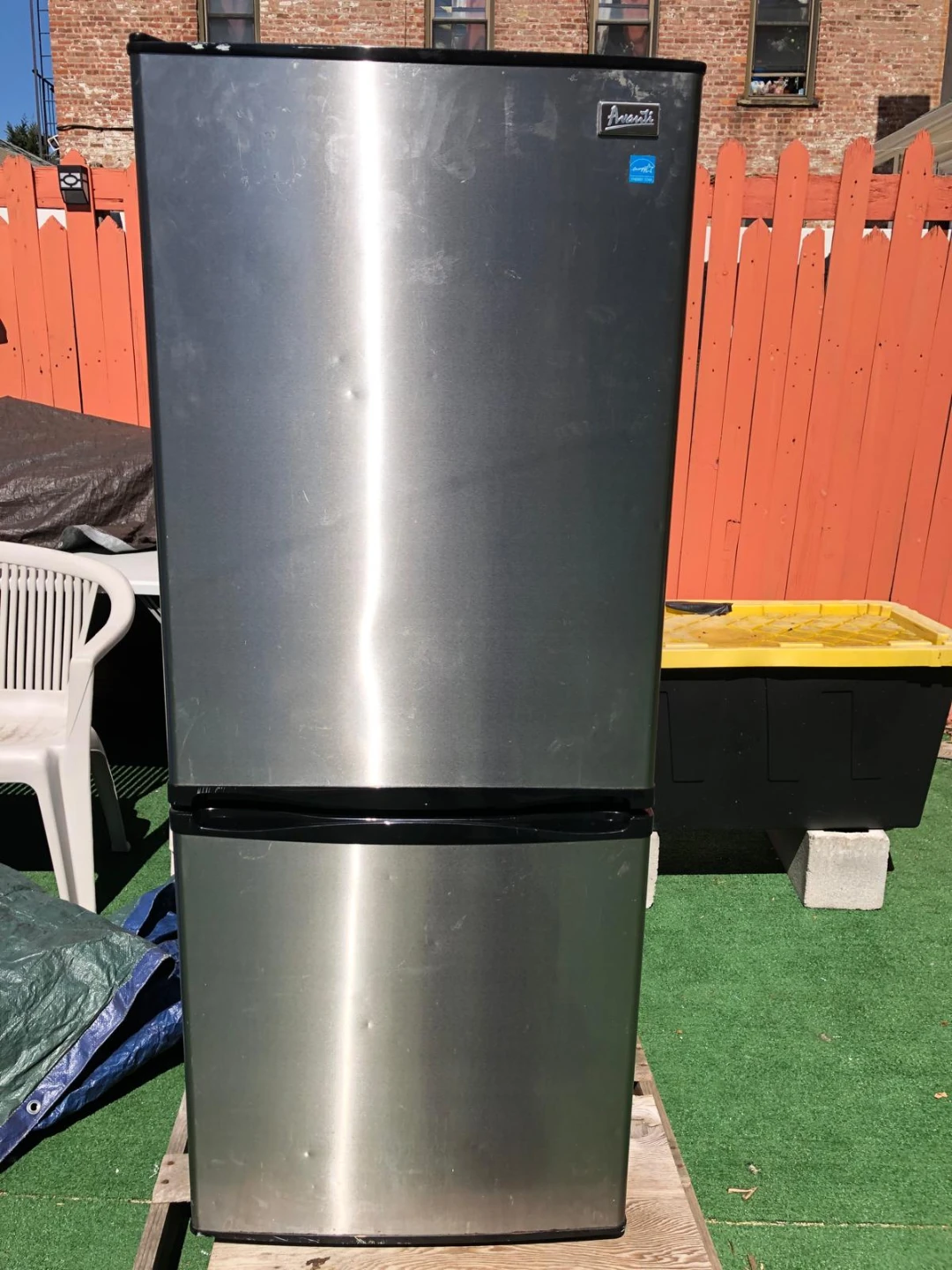 Avanti Refrigerator