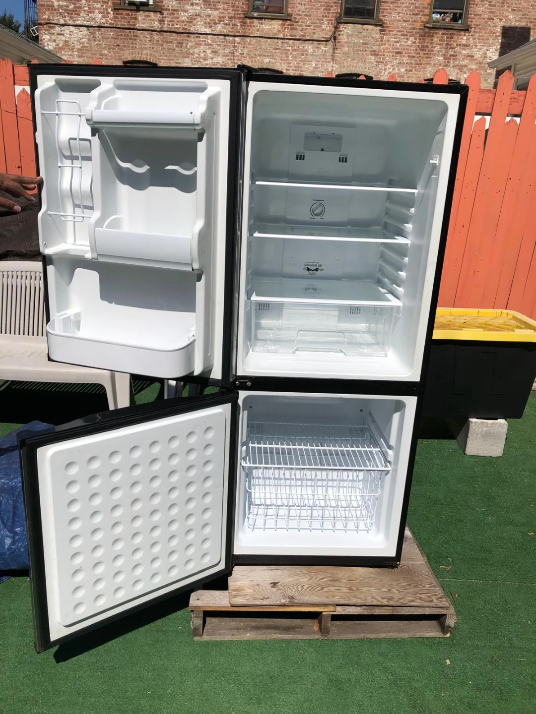 Avanti Refrigerator - photo 2
