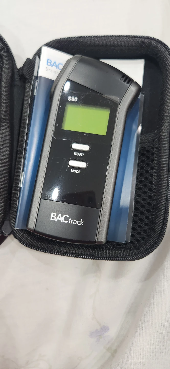 BACtrack S80 Breathalyzer with Case - photo 2