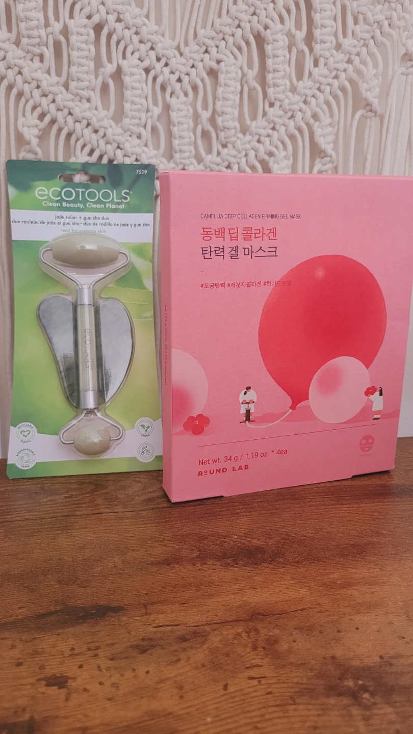 Bundle Jade Roller & Gua Sha + Round Lab Collagen Masks (New)