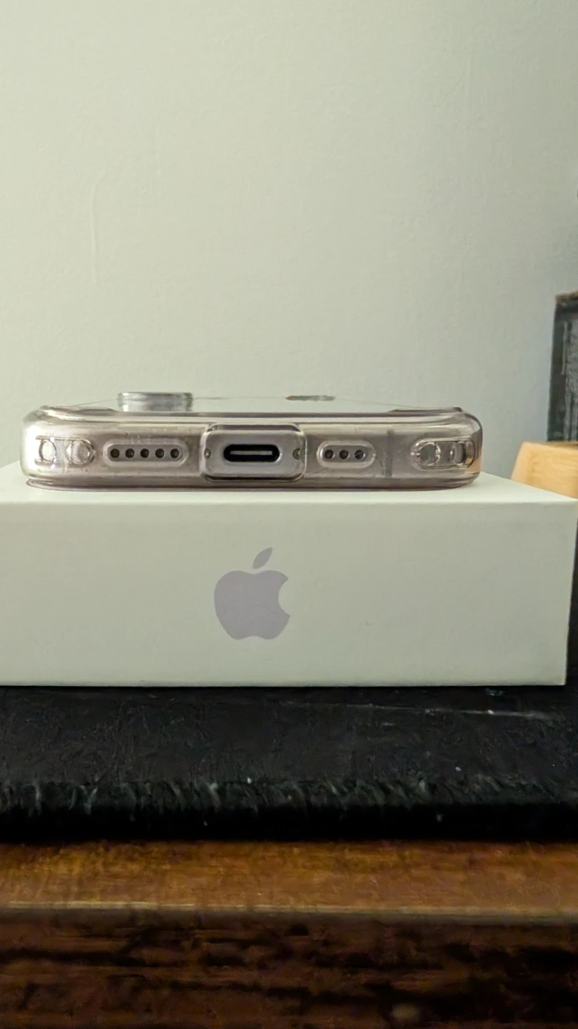 Apple iPhone 17 - photo 2