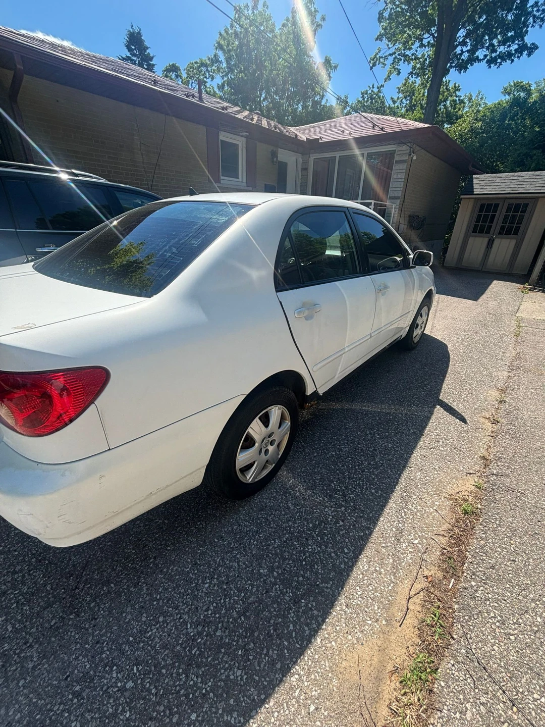 White Toyota Corolla 2005 - photo 4