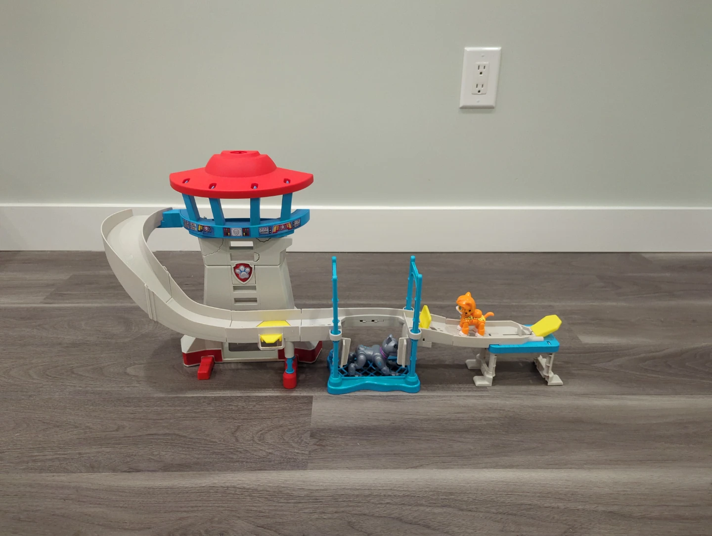 PAW Patrol Tower Track Set with Figures - photo 2
