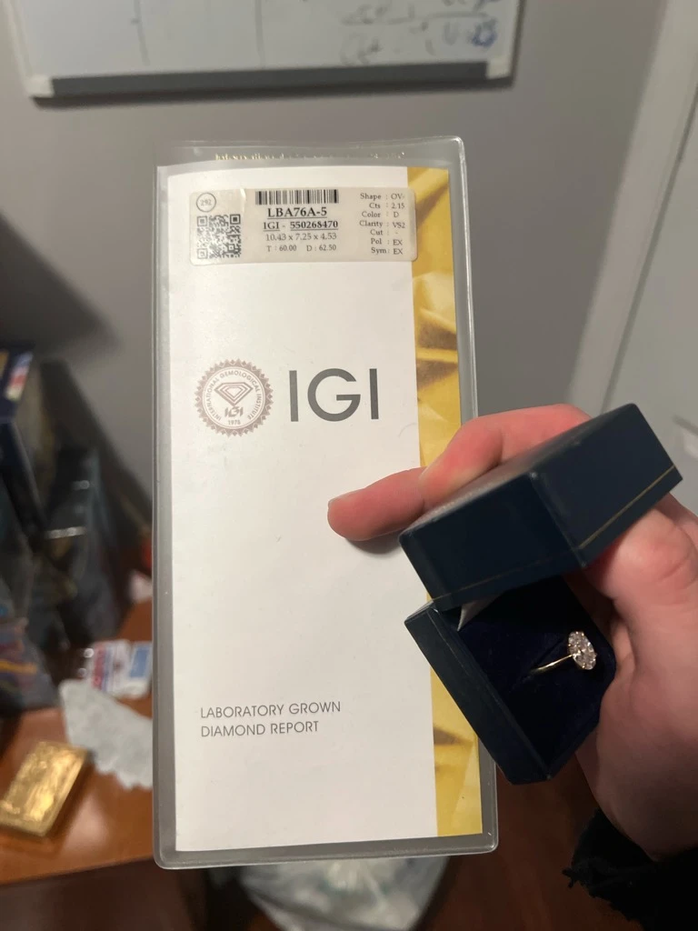 2.15 ct lab grown diamond with a 14k gold band - photo 2