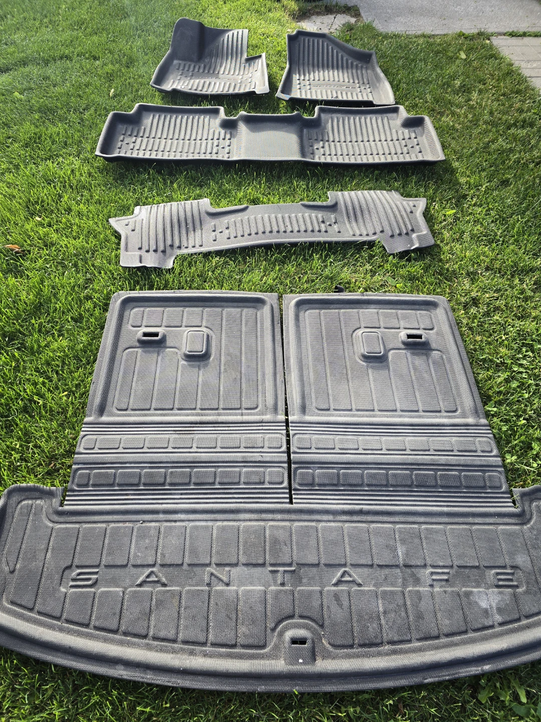 Hyundai Santa Fe All Weather Floor Mats Set