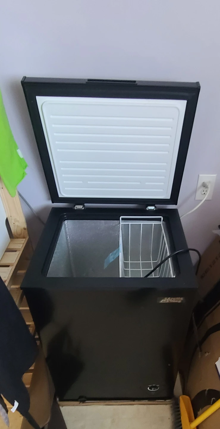 Arctic King 3.5 cu.ft. Chest Freezer