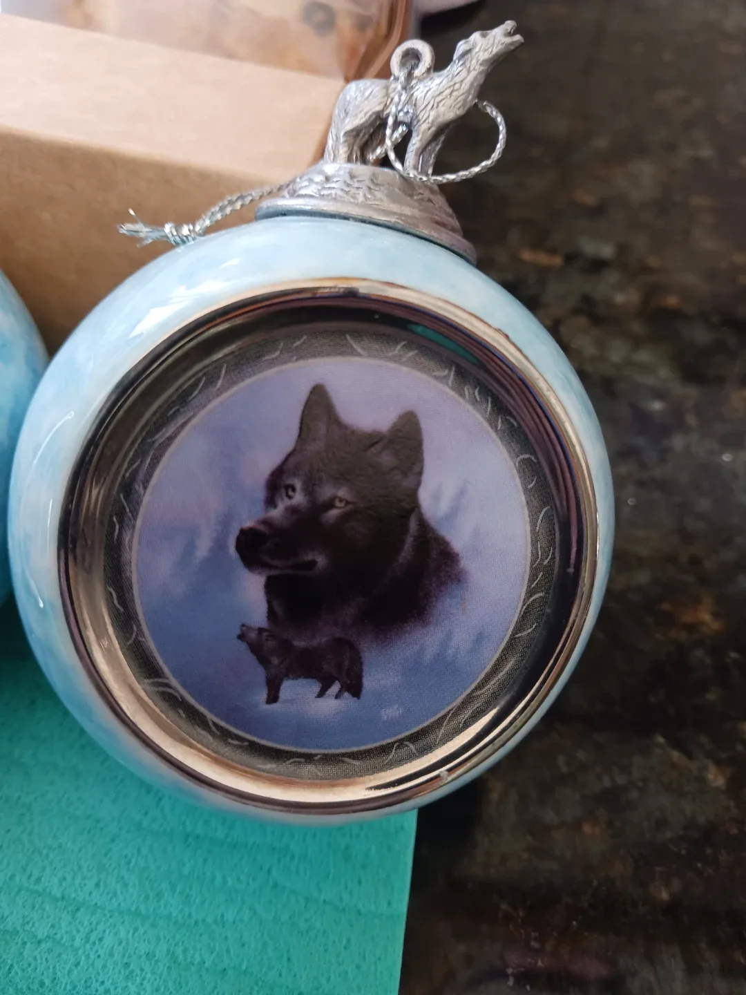 Ebony Chief Wolf Ornament - photo 4