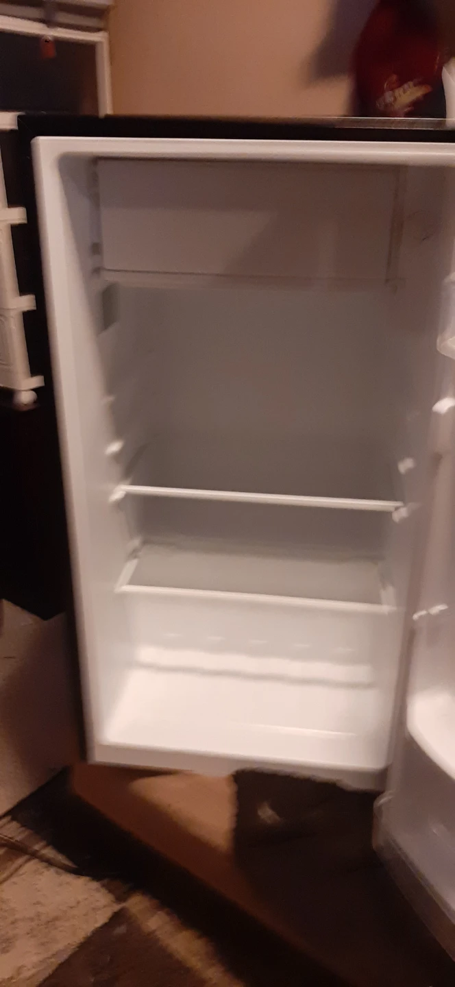 Hamilton Beach Compact Mini Fridge READ DESCRIPTION ON SIZE - photo 2