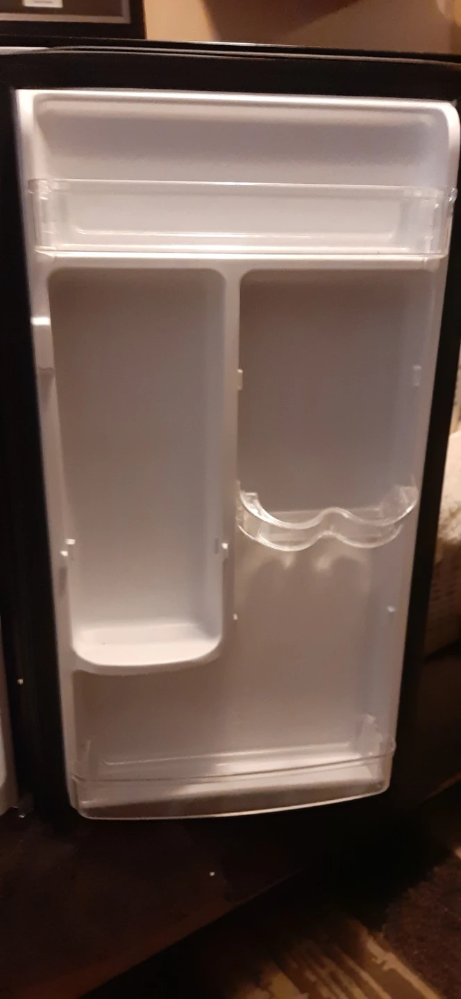 Hamilton Beach Compact Mini Fridge READ DESCRIPTION ON SIZE - photo 3