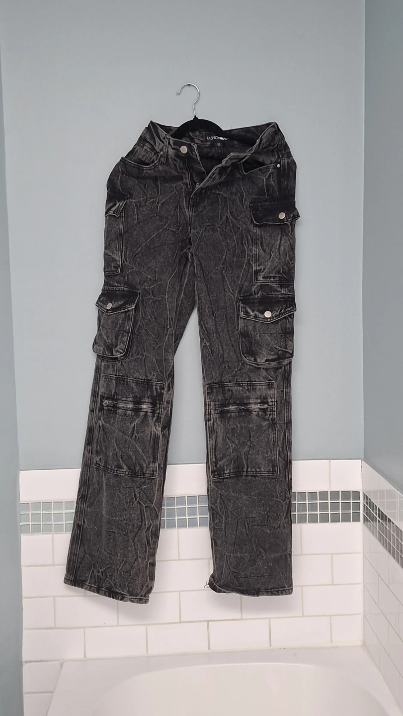 Fashion Nova Cargo Pants/Baggy pants