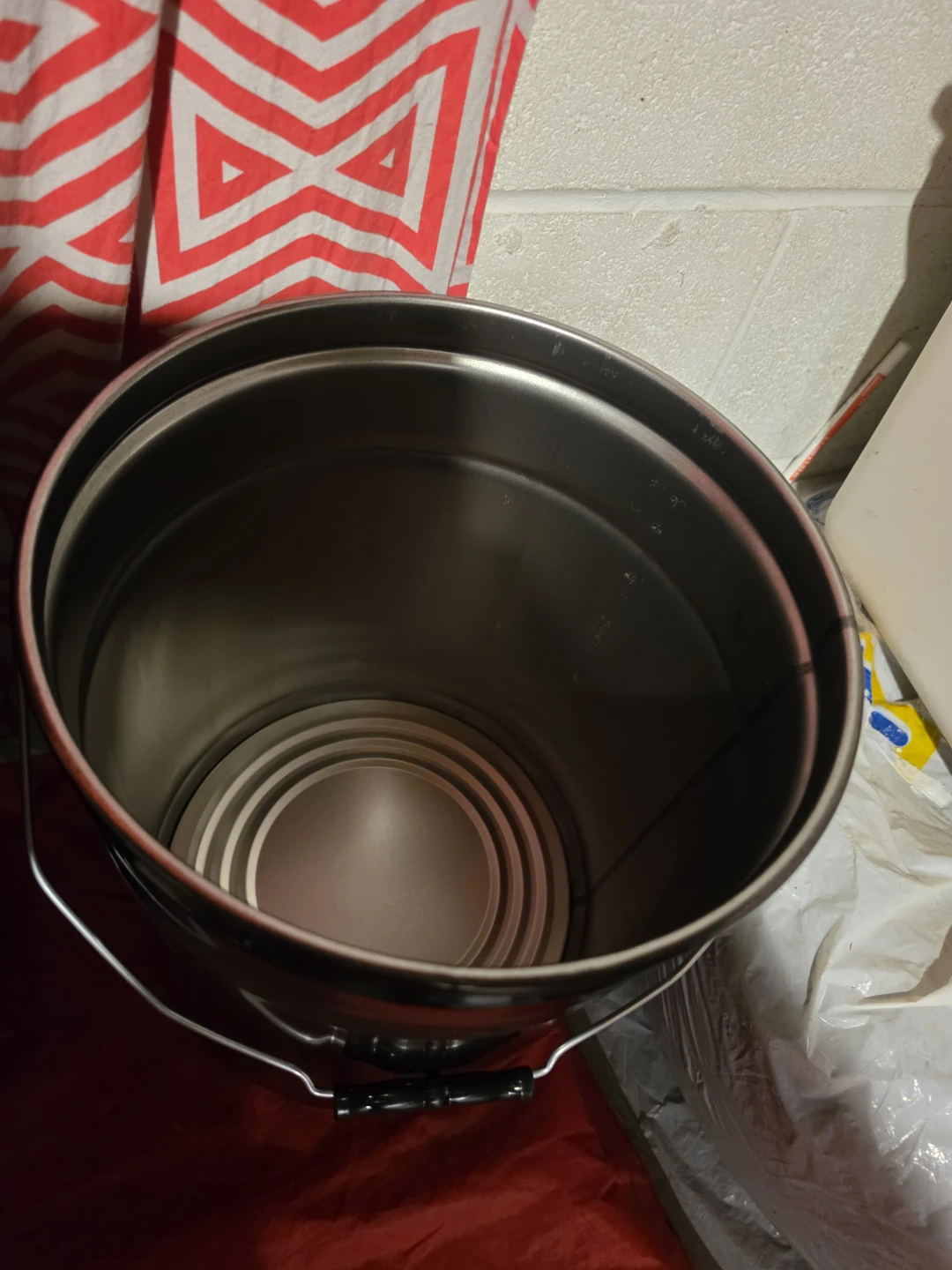 Black Metal Pail with Handle - photo 4
