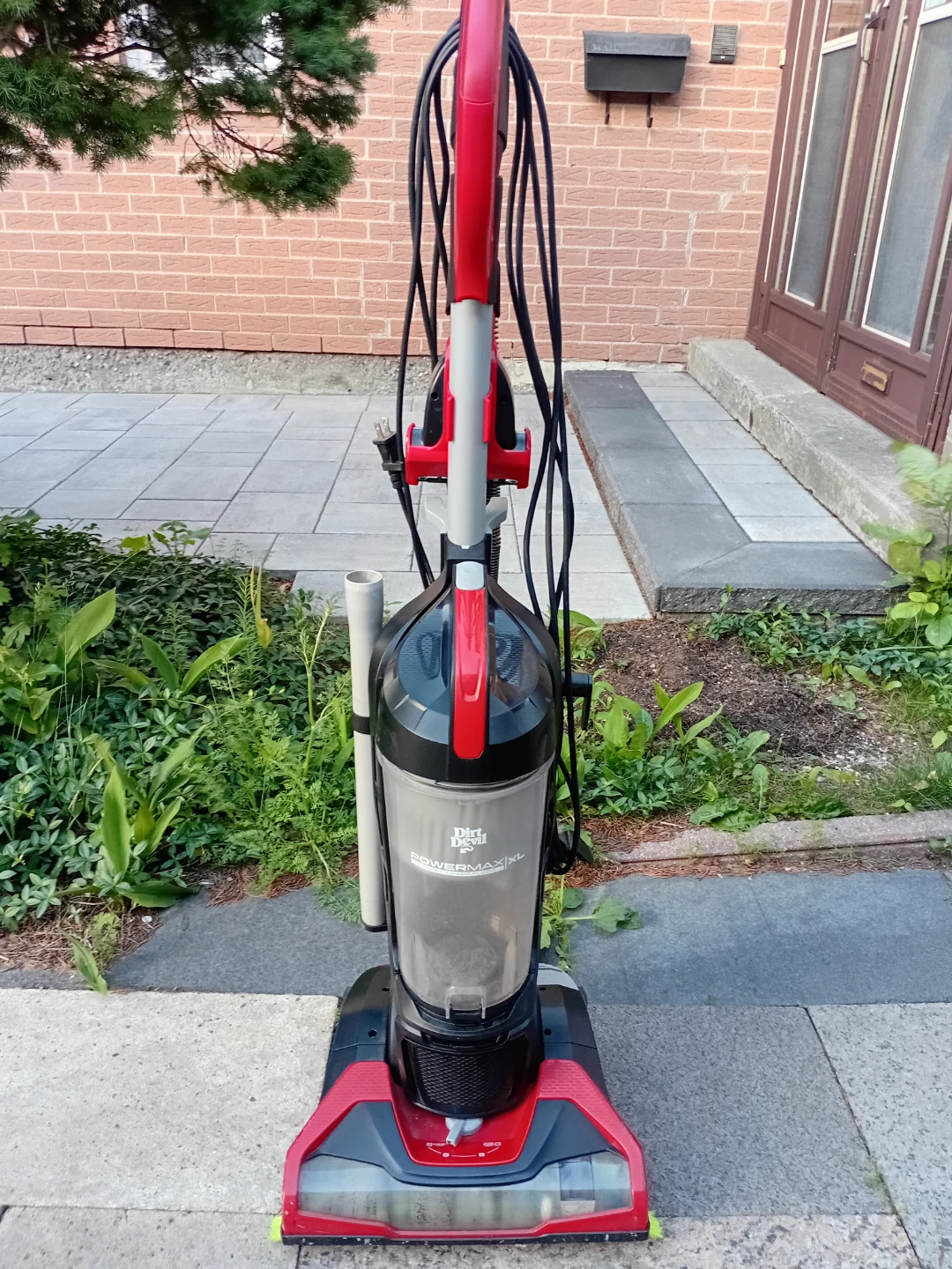 Dirt Devil PowerMax XL Vacuum Cleaner