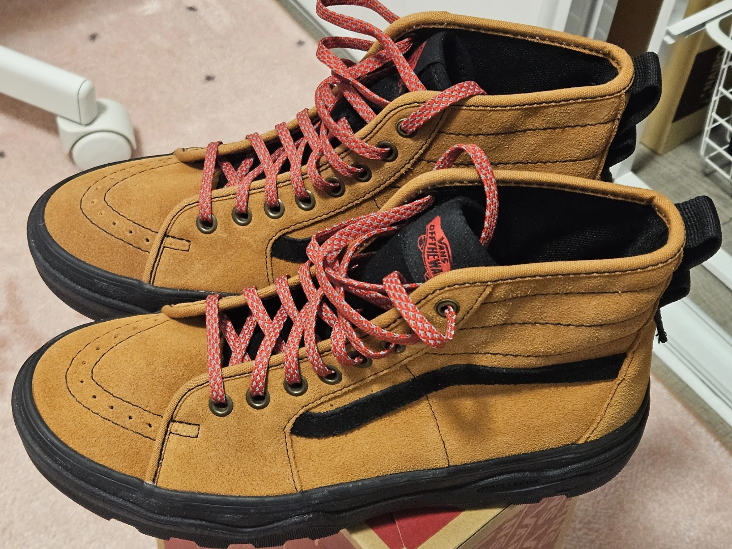 (NEW)M7/W8.5 Vans Sk8-Hi Suede Boots - photo 2