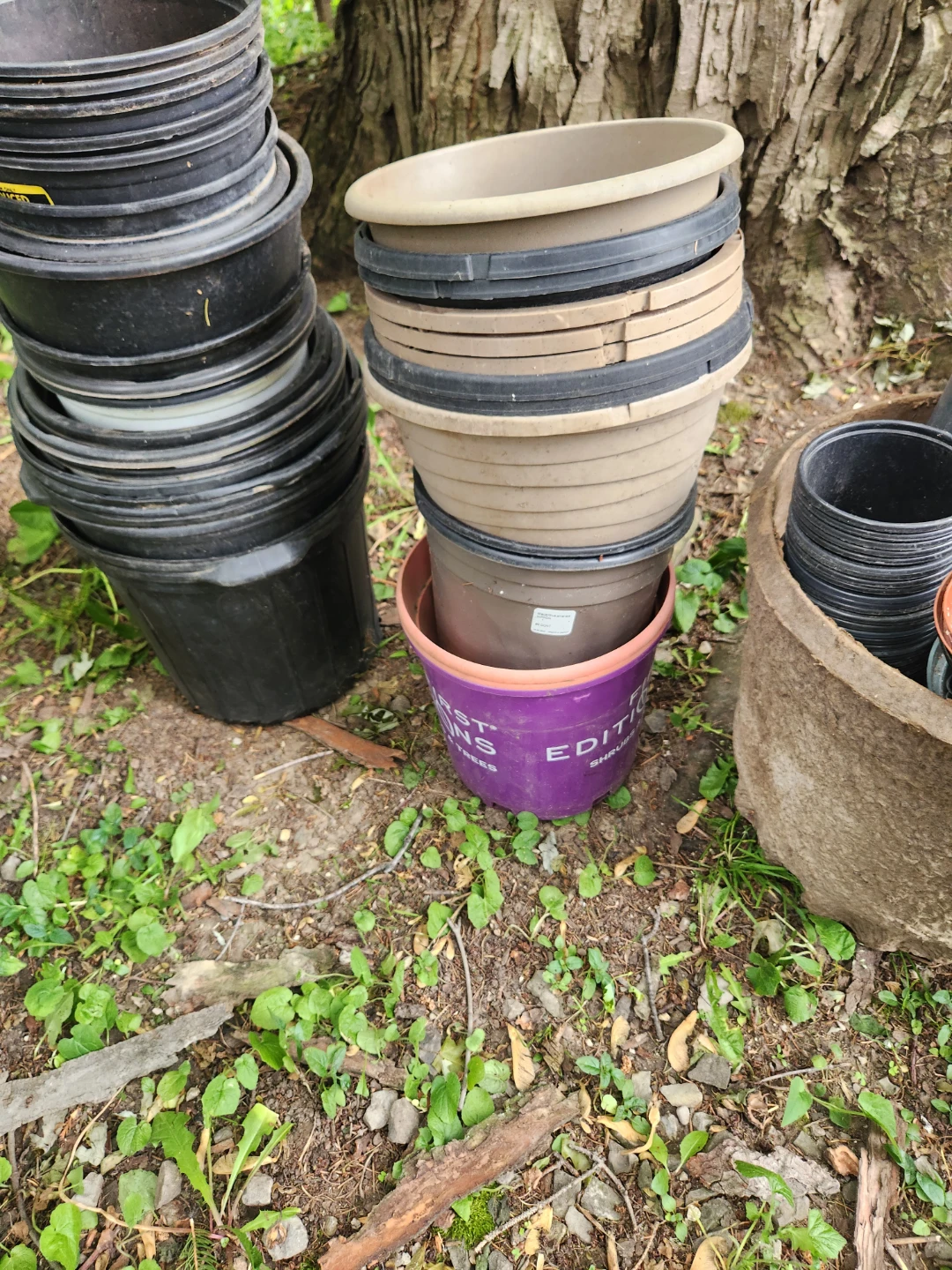 Assorted Plant Pots 115 pieces - photo 2