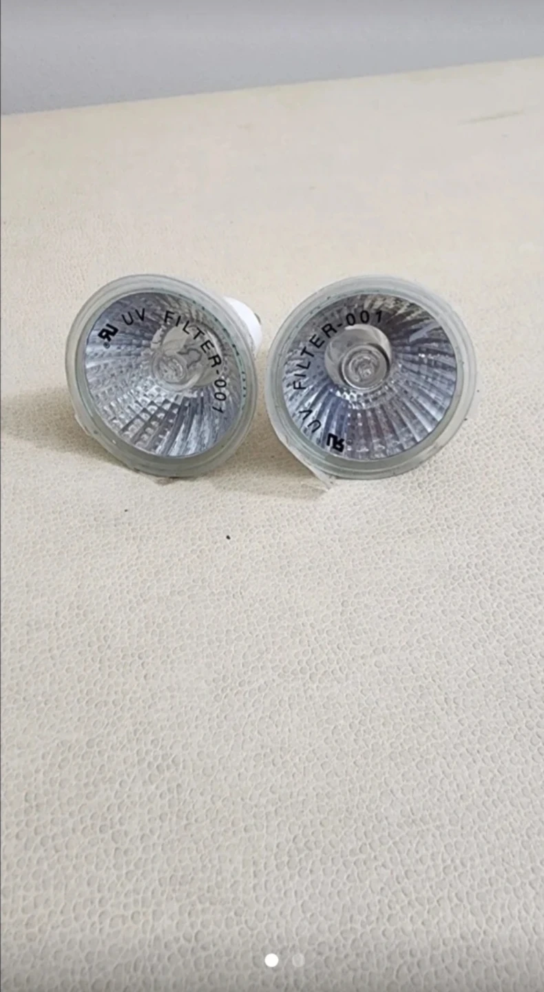 2 UV Filter Light Bulbs ⚽