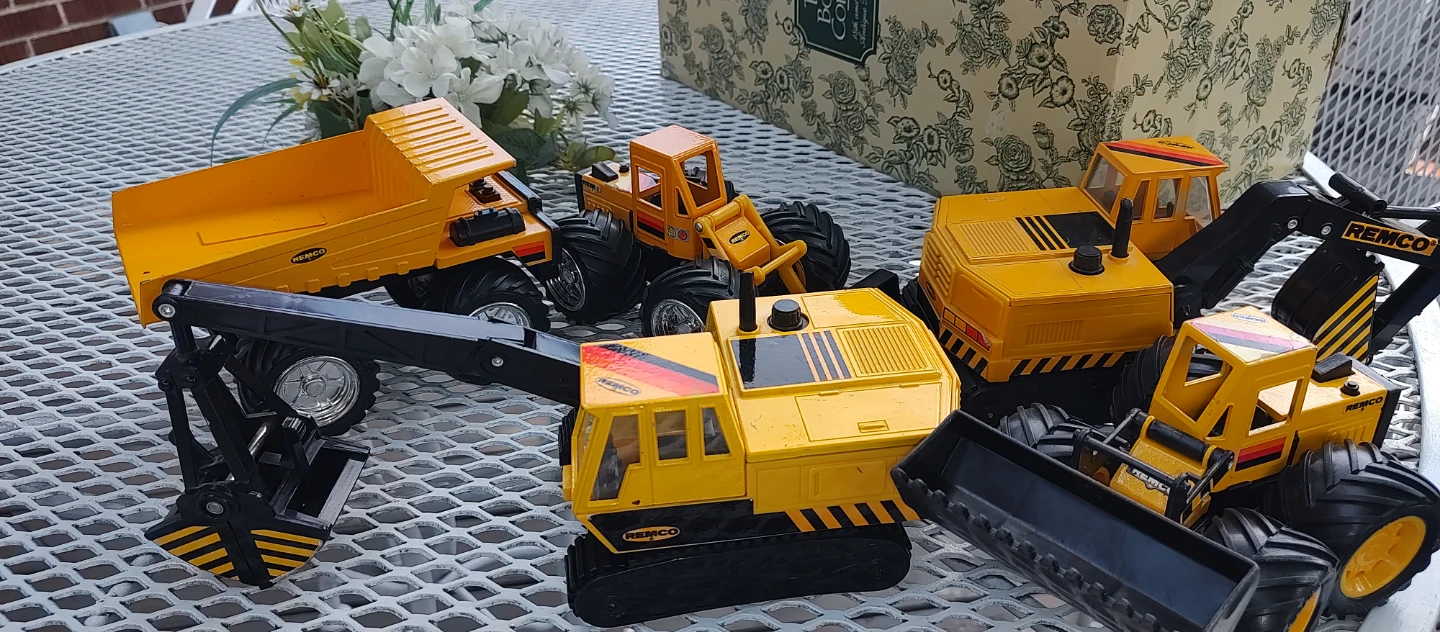 Toy Remco Construction Vehicles (5)
