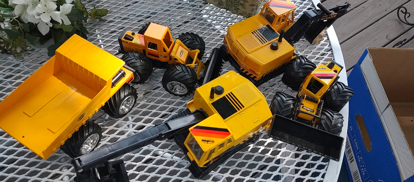 Toy Remco Construction Vehicles (5) - photo 2