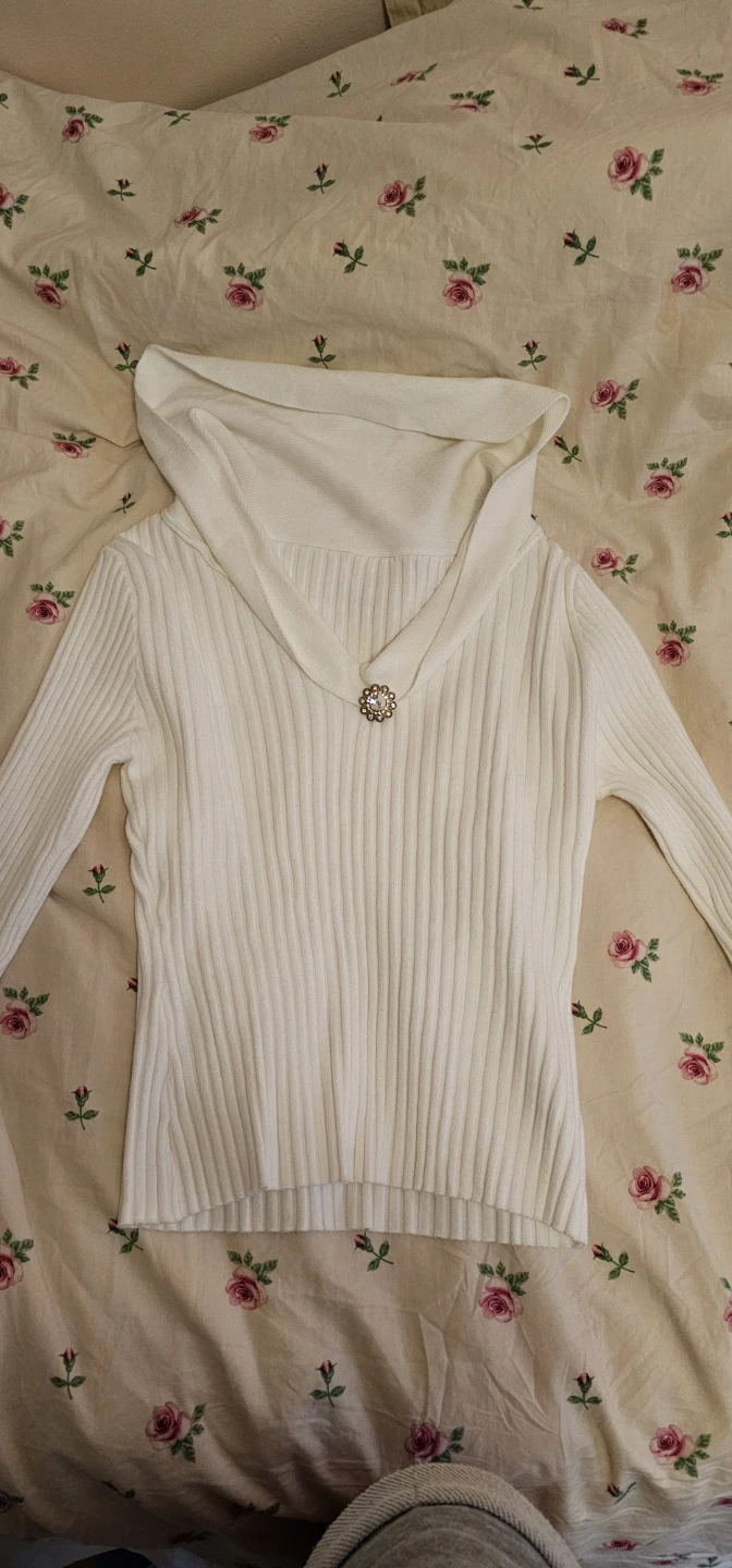 White Ribbed Sweater with Brooch Detail