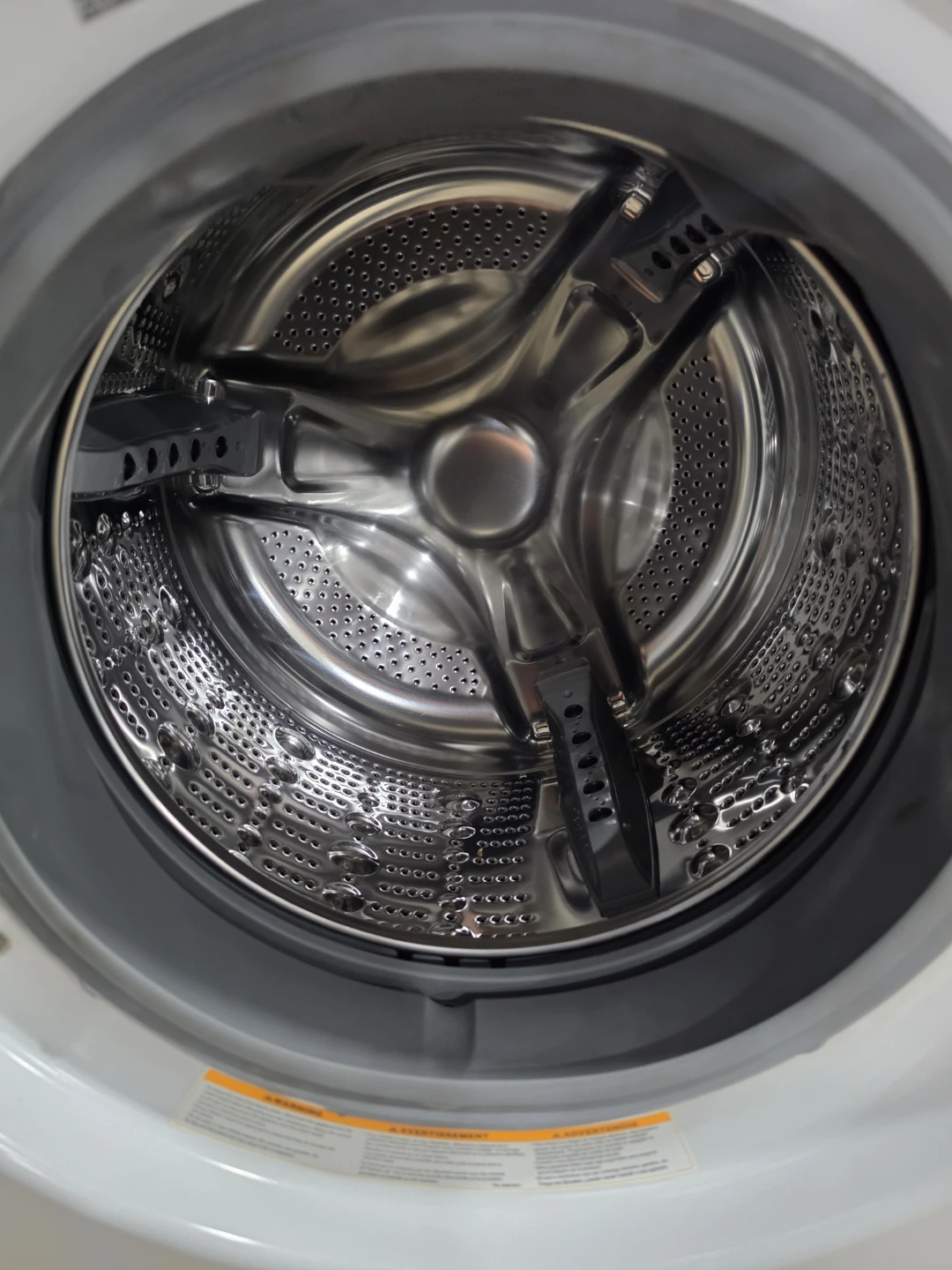 LG 27" White Front-Load Stackable Washer Washing Machine - photo 3