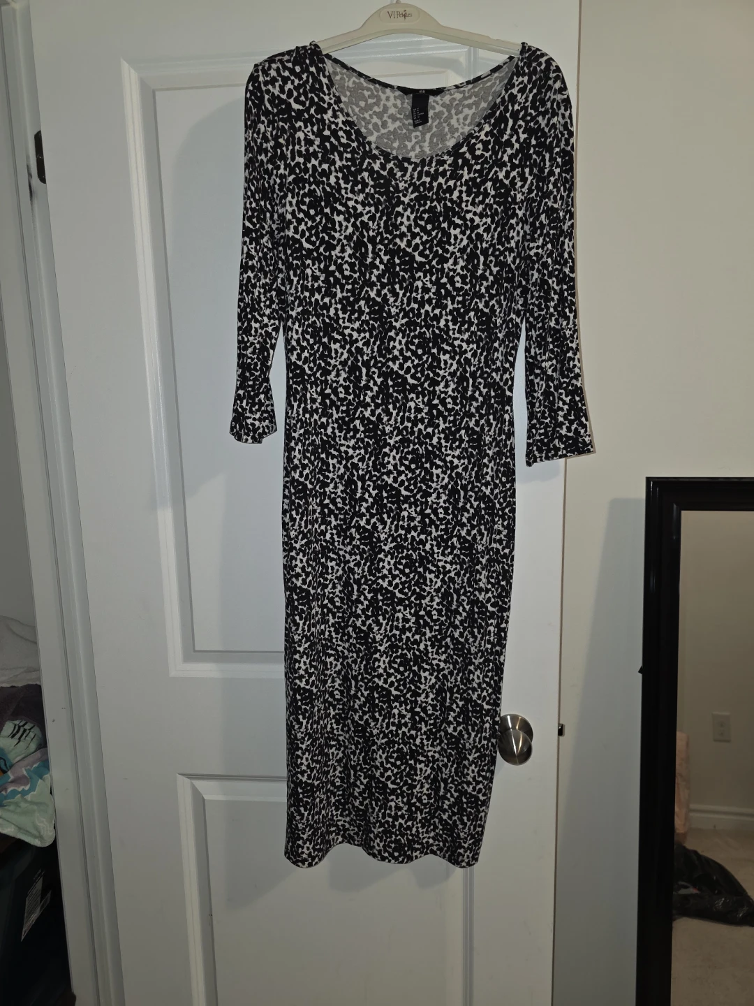 H&M Black and White Print Midi Dress
