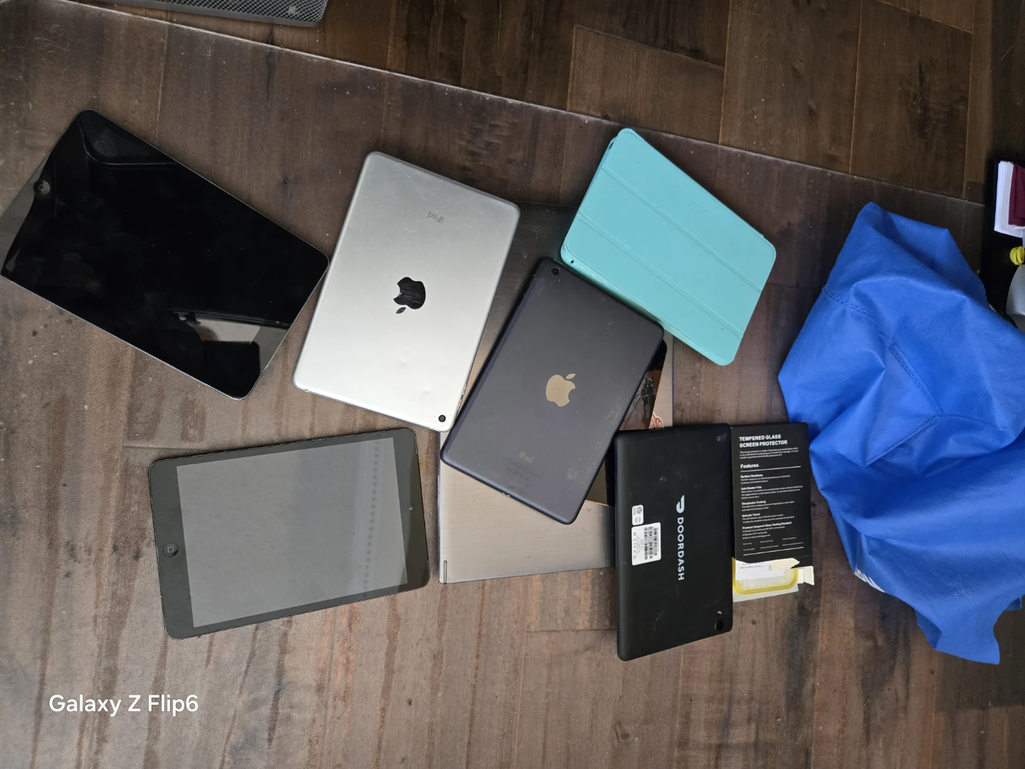 Apple iPads and Laptop Bundle - photo 4