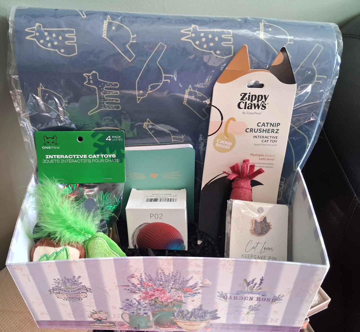 Cat Toy Gift Set with interactive Cat Toy, catnip toys and more