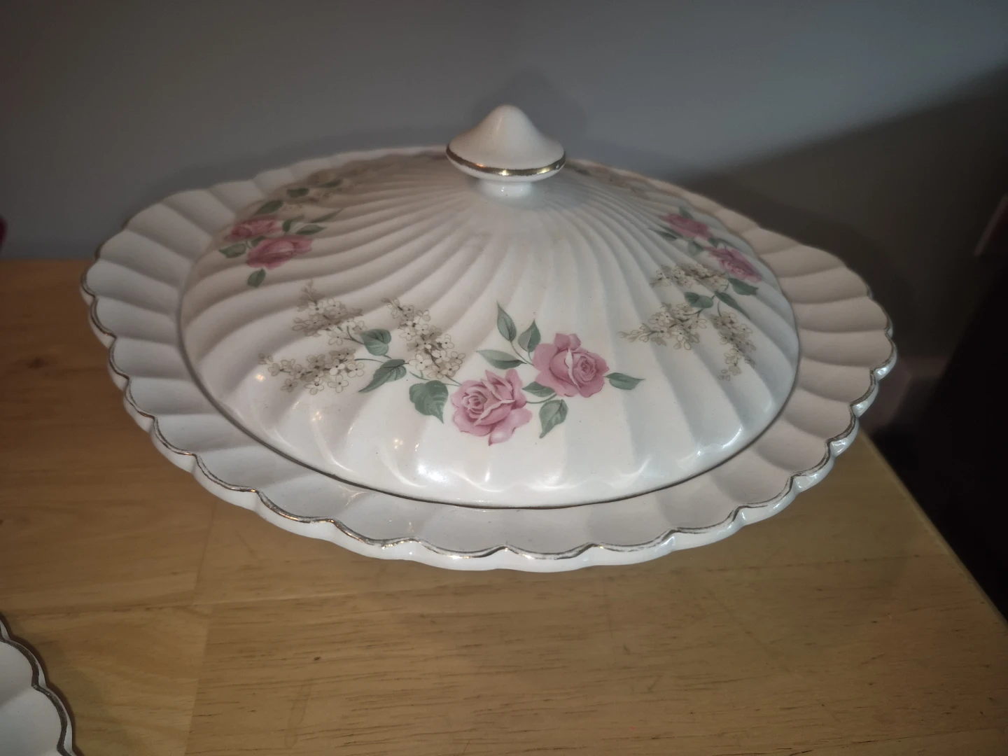 England Ironstone 12-Person Dinner & Coffee set – Pristine! - photo 3