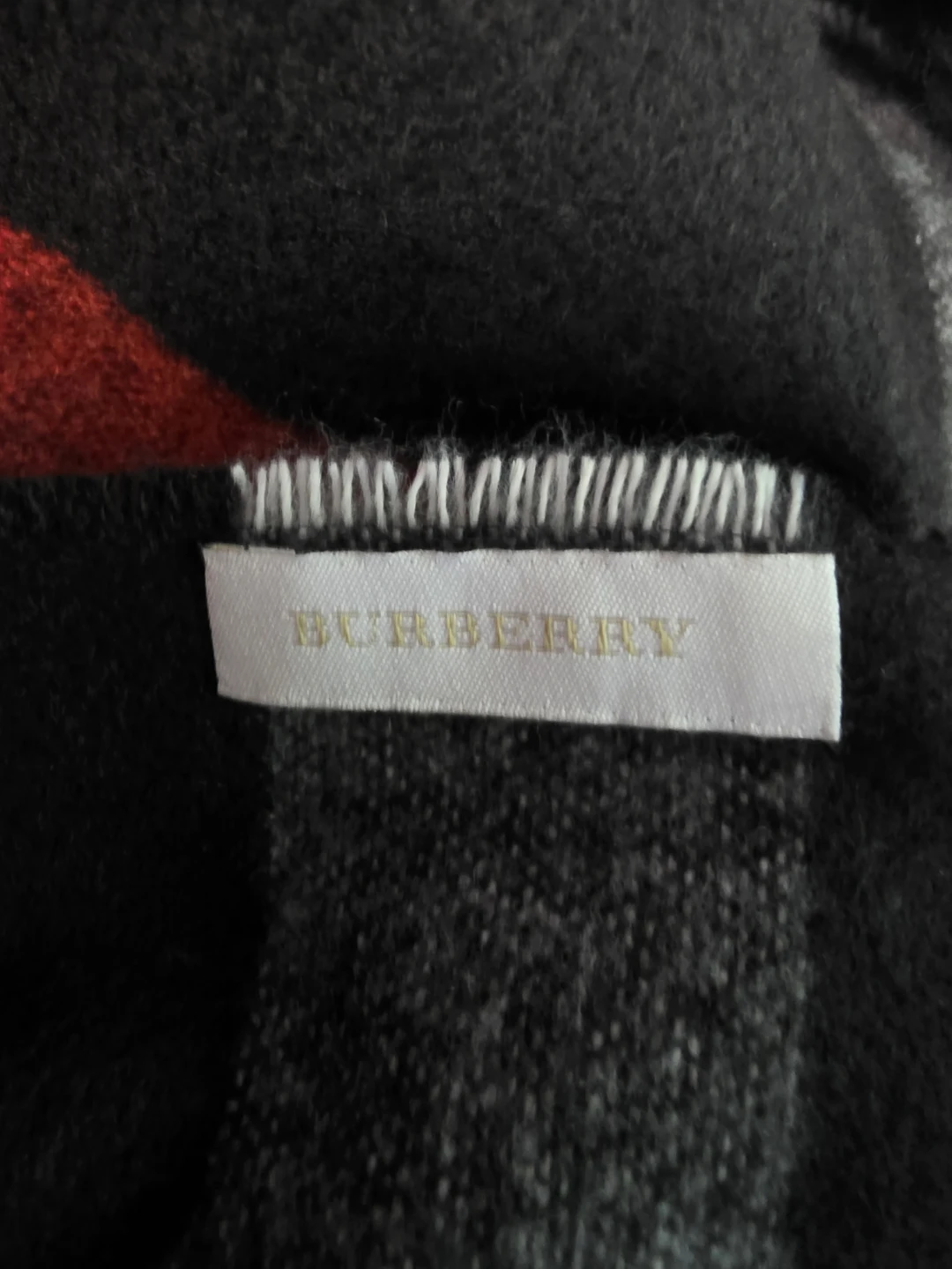 Burberry Scarf - photo 3