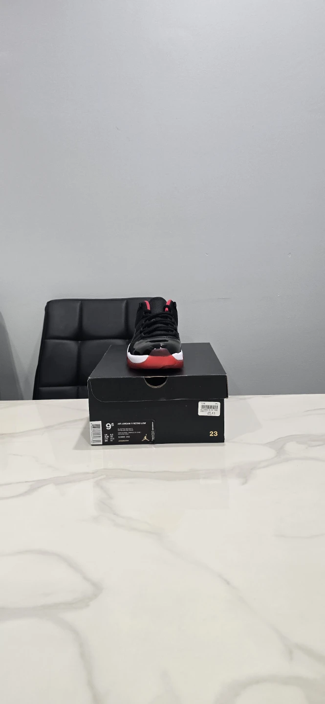 Air Jordan 11 Bred Low size 9.5 - photo 4