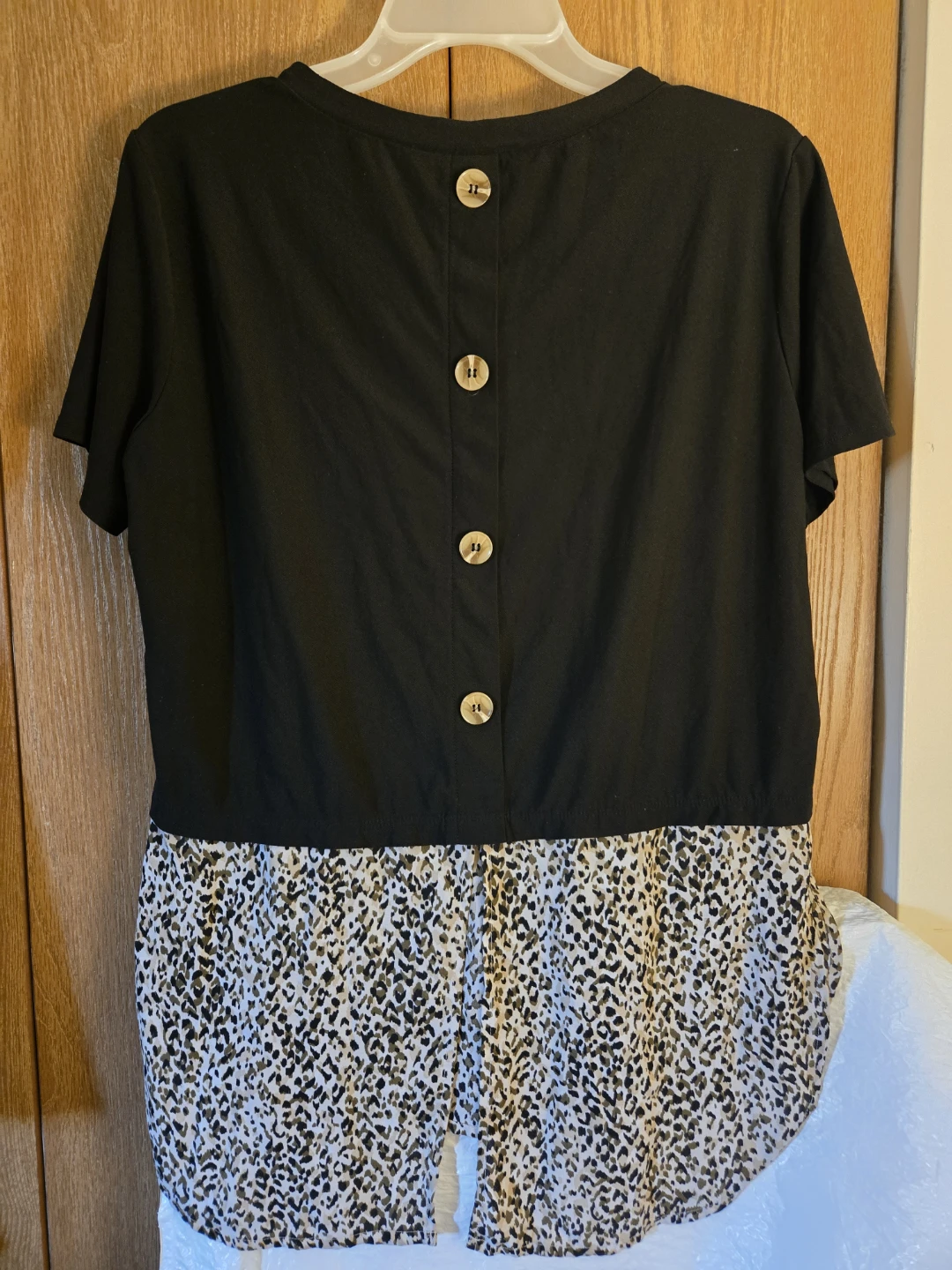 A.UW Black & Leopard Print Tunic Top - photo 3