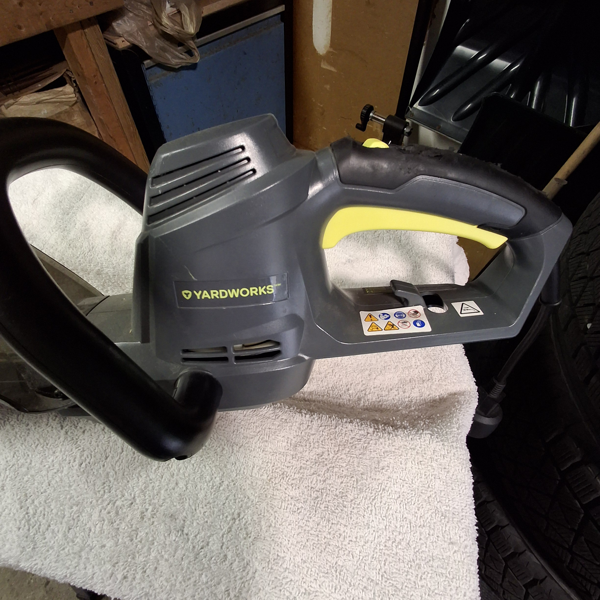 Yardworks Hedge Trimmer 18" Blade